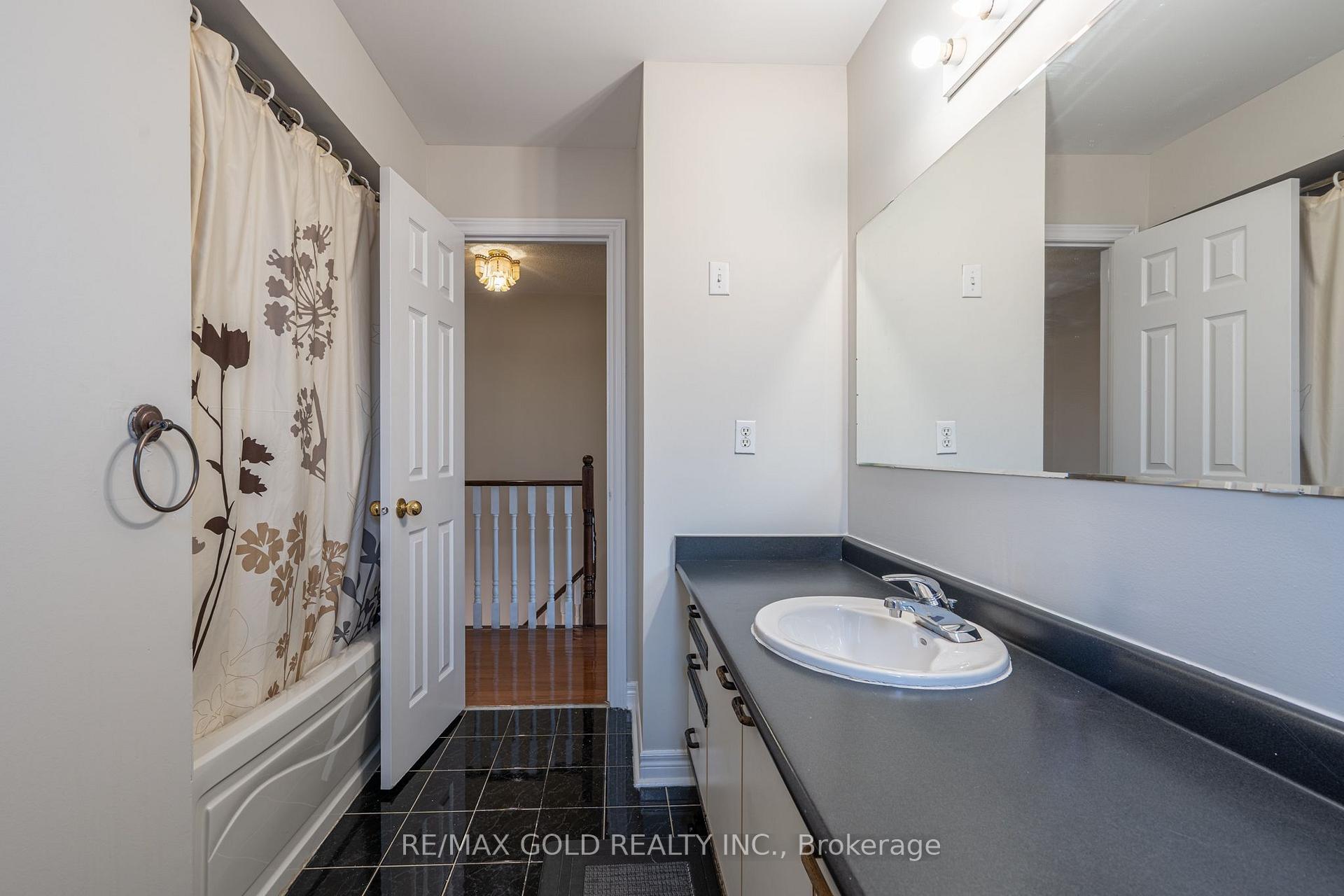 Photo 28 of 121 Bighorn Crescent, Brampton, Sandringham-Wellington — HOMEH