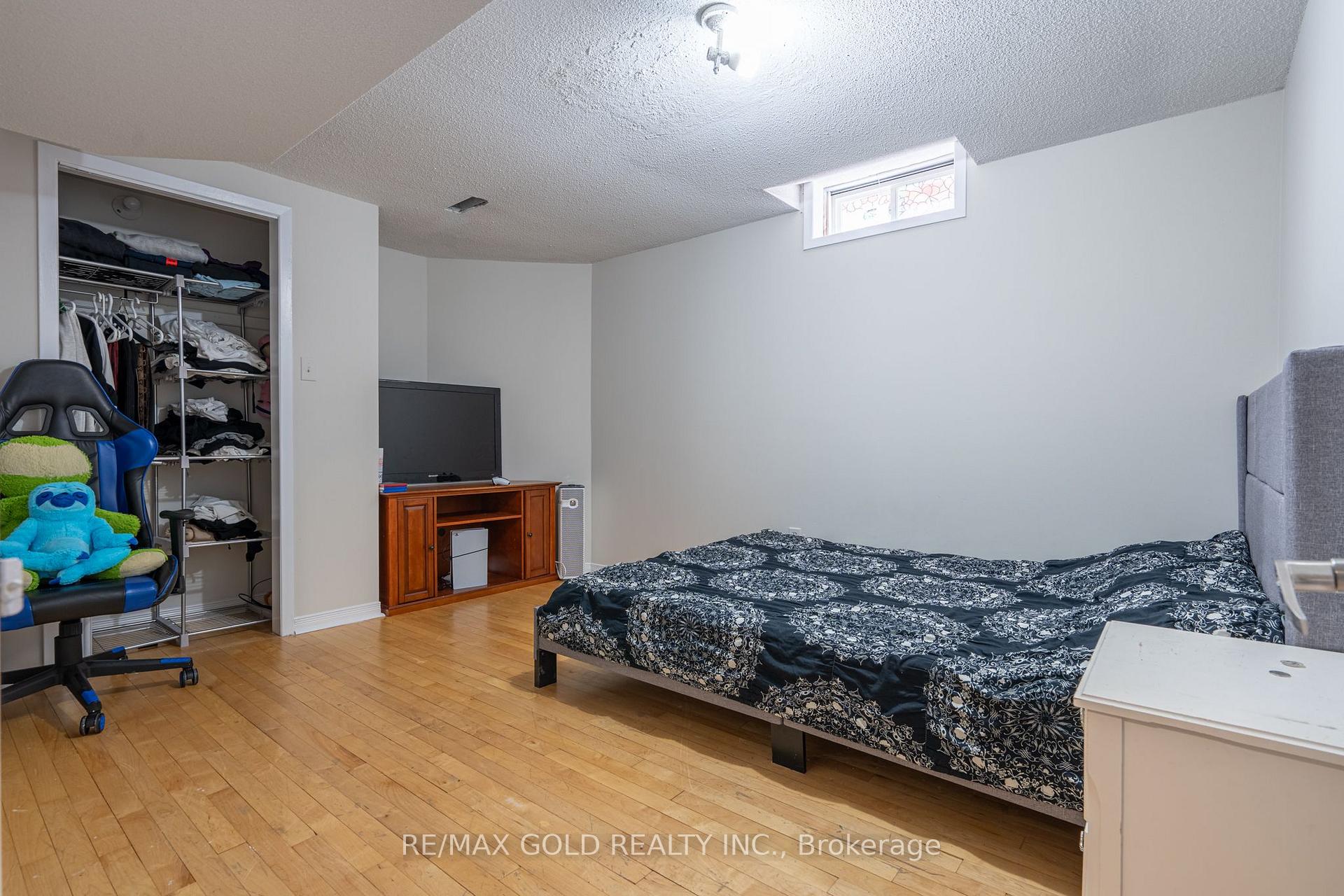 Photo 32 of 121 Bighorn Crescent, Brampton, Sandringham-Wellington — HOMEH