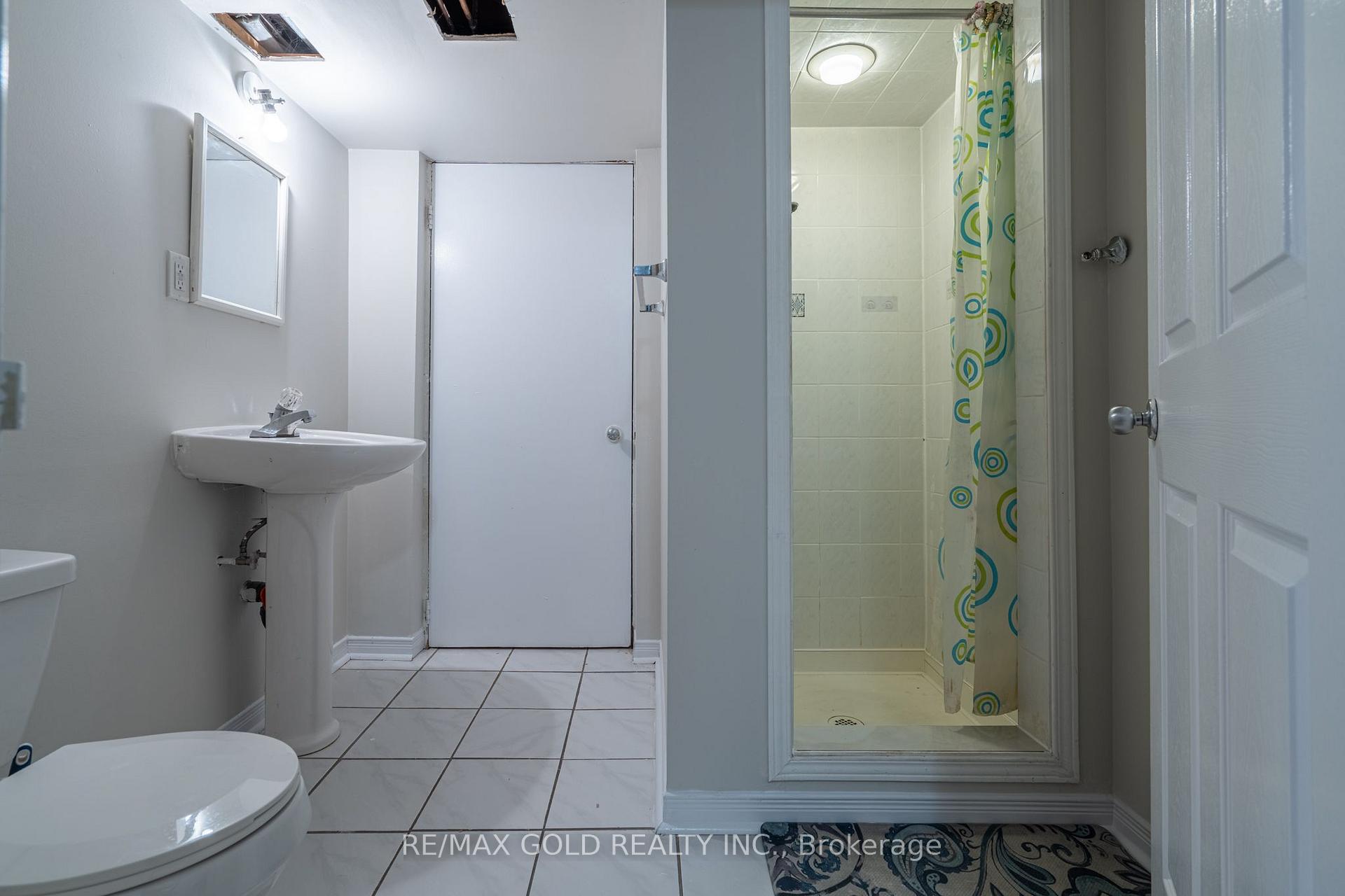 Photo 33 of 121 Bighorn Crescent, Brampton, Sandringham-Wellington — HOMEH