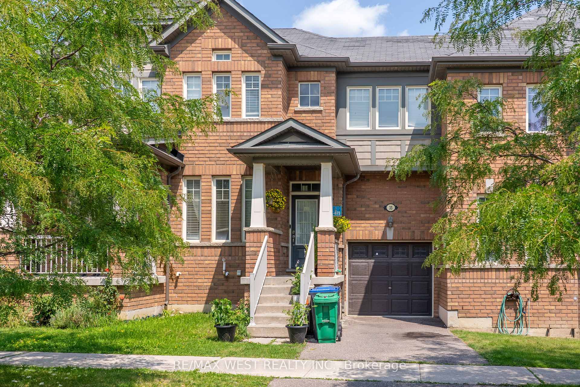 Photo 1 of 35 Sky Harbour Drive, Brampton, Bram West — HOMEH