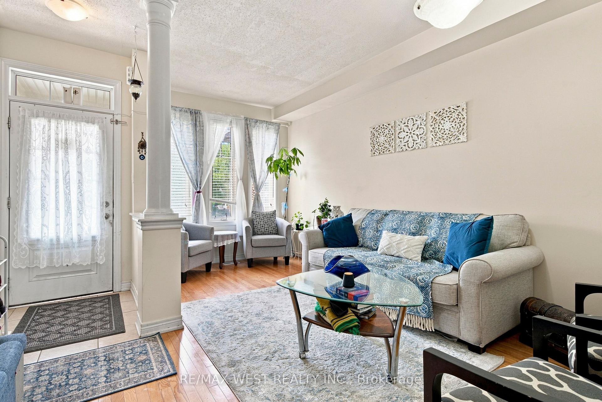 Photo 2 of 35 Sky Harbour Drive, Brampton, Bram West — HOMEH
