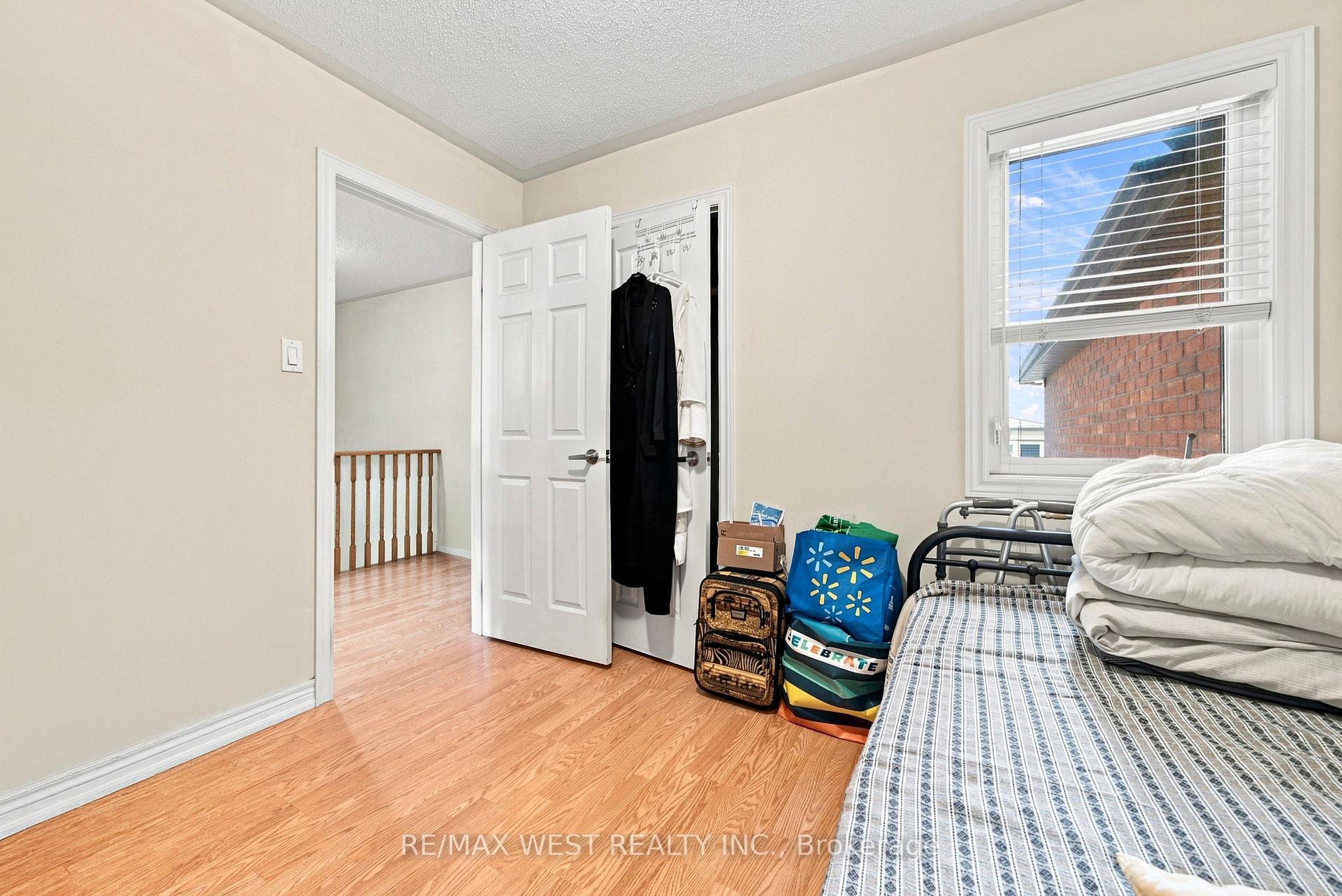 Photo 22 of 35 Sky Harbour Drive, Brampton, Bram West — HOMEH