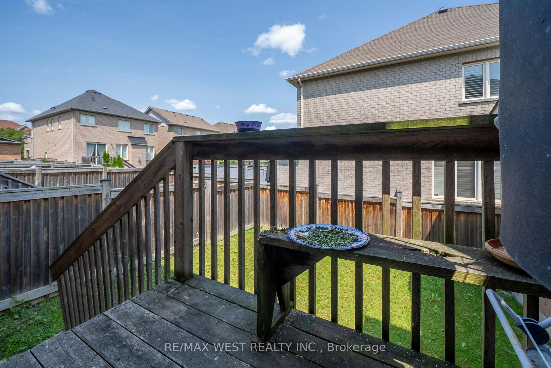 Photo 30 of 35 Sky Harbour Drive, Brampton, Bram West — HOMEH