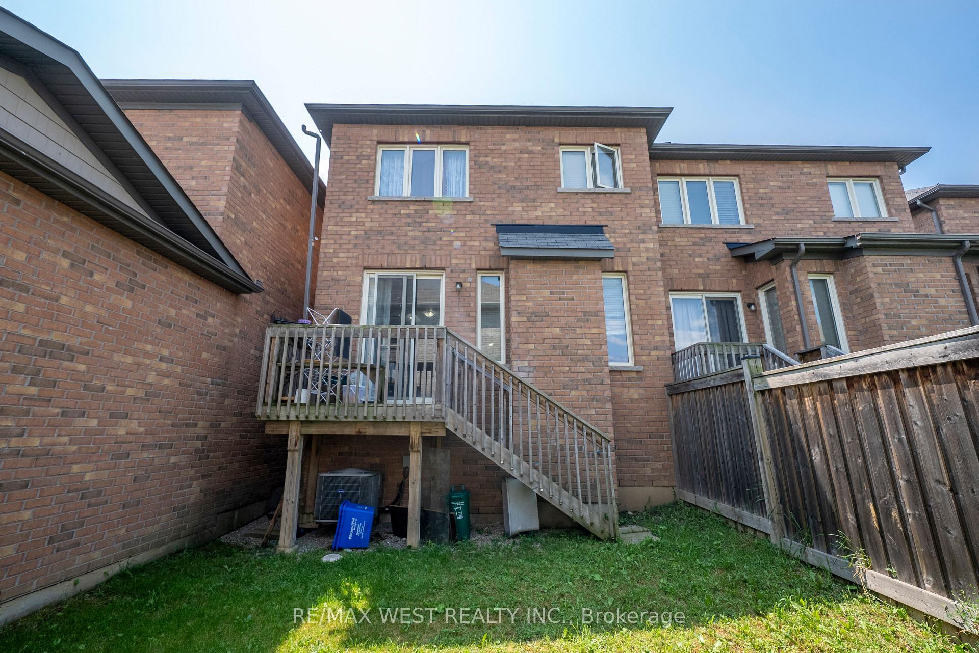 Photo 34 of 35 Sky Harbour Drive, Brampton, Bram West — HOMEH