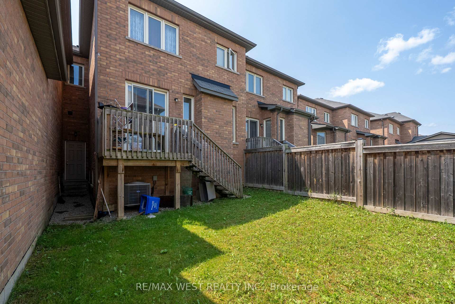 Photo 35 of 35 Sky Harbour Drive, Brampton, Bram West — HOMEH