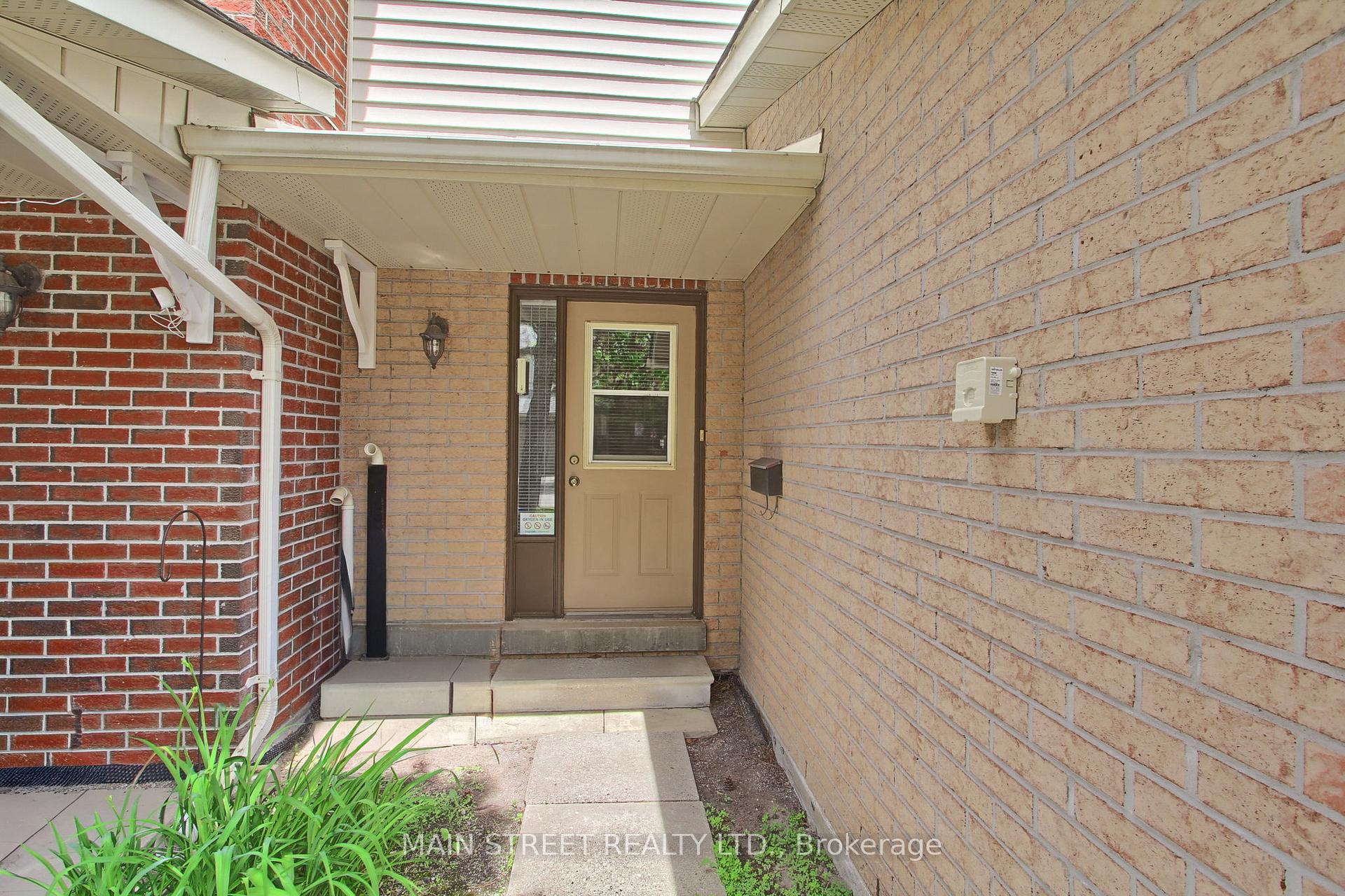 Photo 3 of 574 Jack Giles Circle, Newmarket, Summerhill Estates — HOMEH