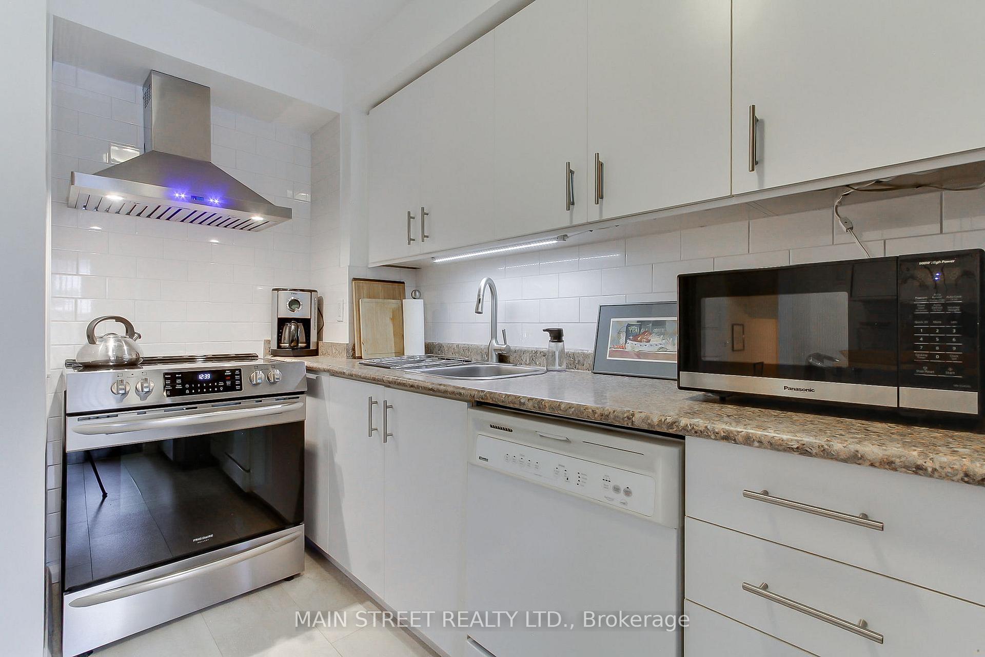 Photo 10 of 574 Jack Giles Circle, Newmarket, Summerhill Estates — HOMEH