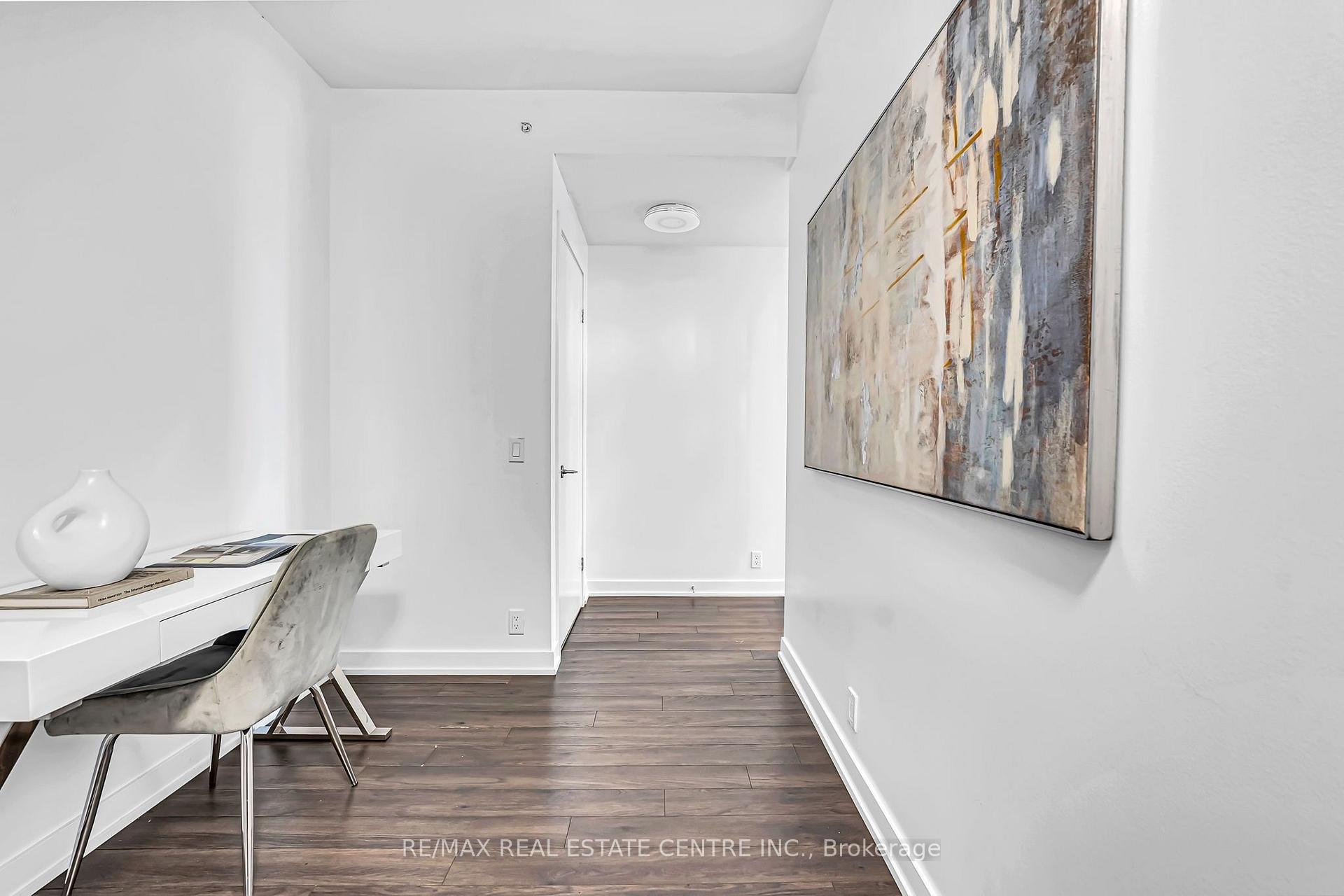 Photo 2 of Unit 809, 10 Park Lawn Road, Etobicoke, Mimico — HOMEH