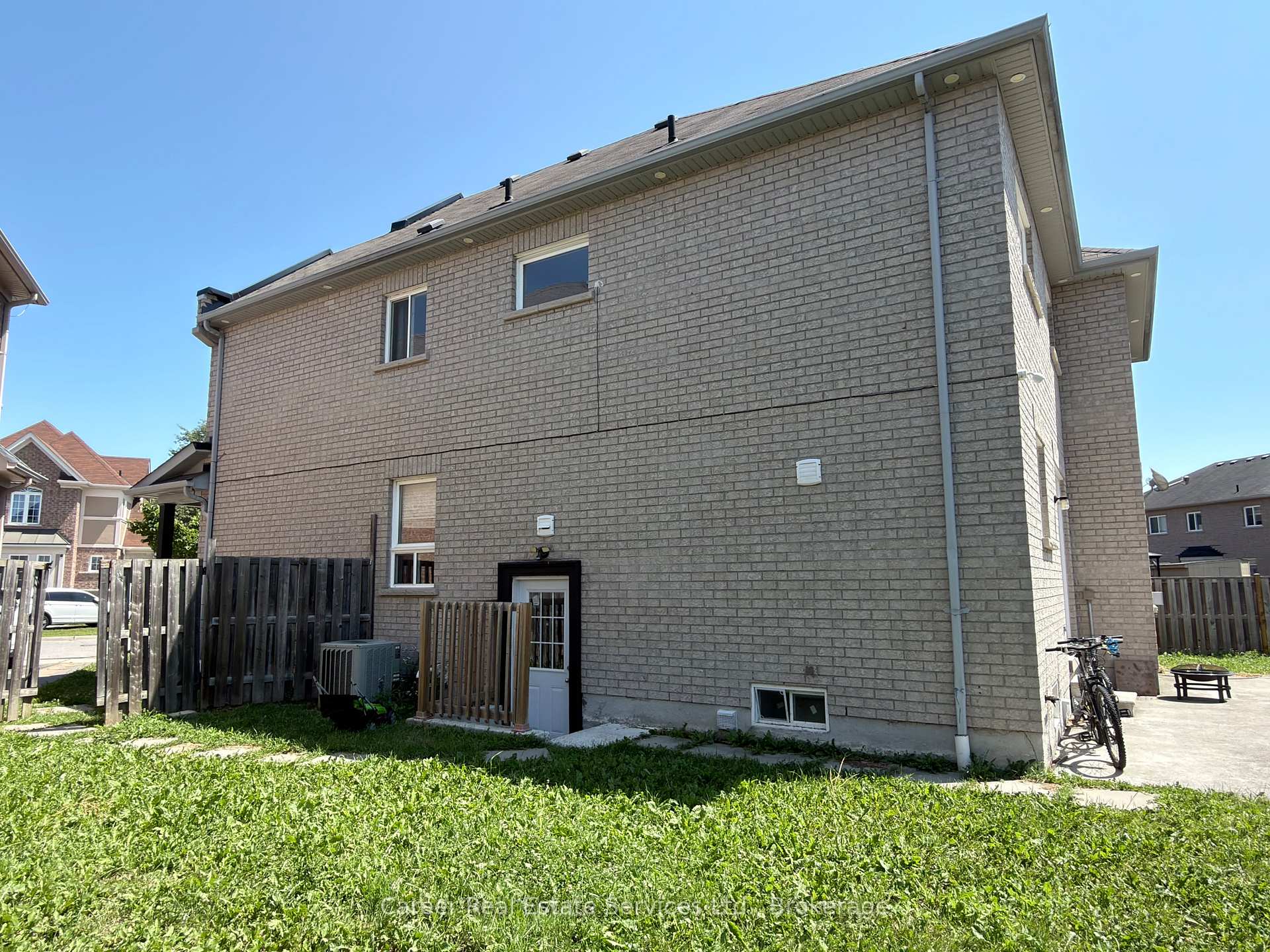 Photo 2 of 12 Cragg Crescent, Ajax, Northwest Ajax — HOMEH