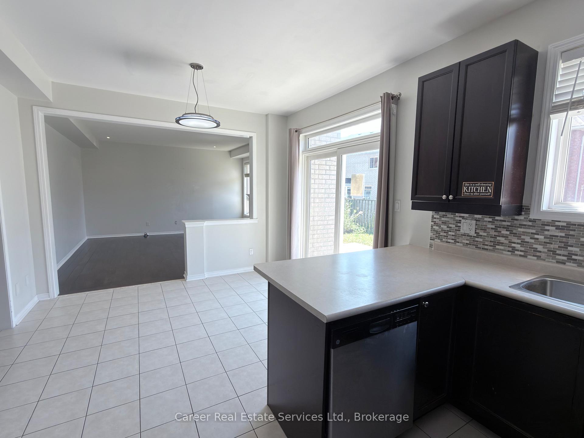 Photo 10 of 12 Cragg Crescent, Ajax, Northwest Ajax — HOMEH