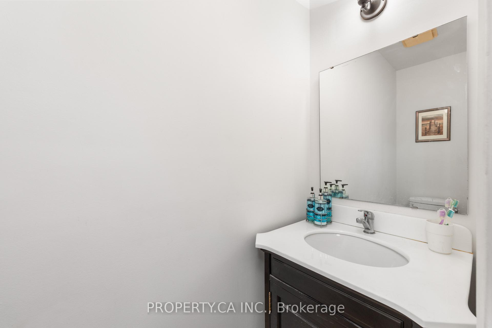 Photo 13 of 45 New Seabury Drive, Vaughan, Glen Shields — HOMEH