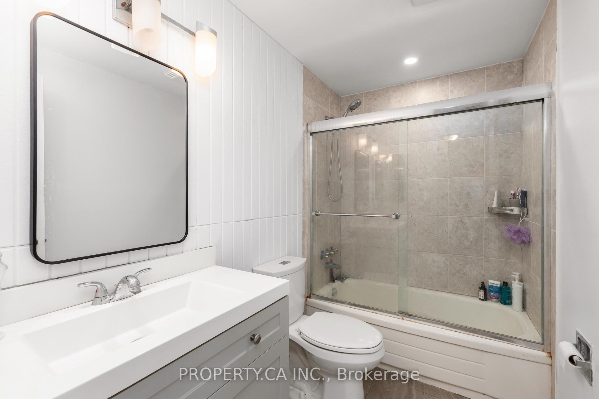 Photo 17 of 45 New Seabury Drive, Vaughan, Glen Shields — HOMEH