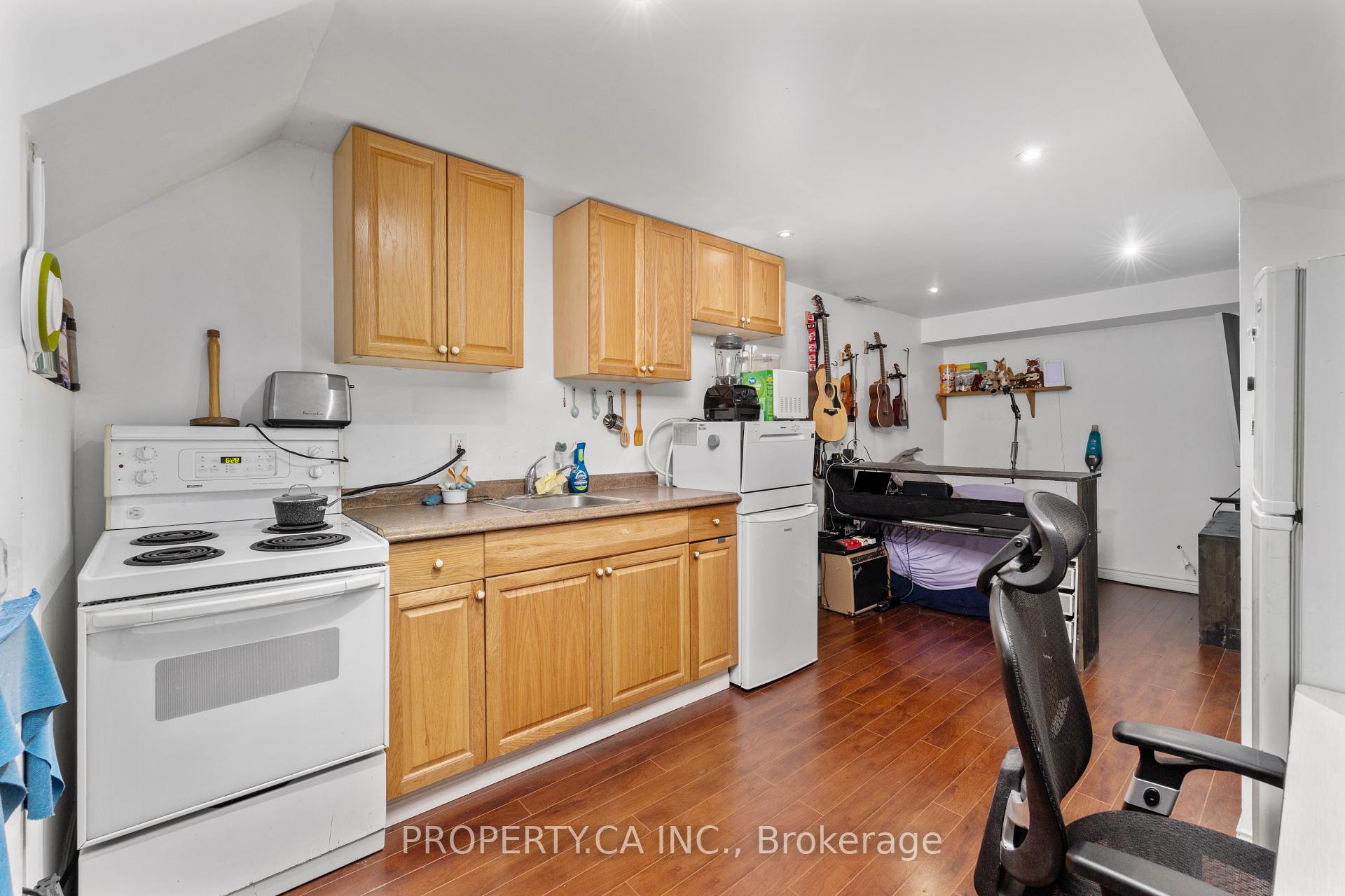 Photo 22 of 45 New Seabury Drive, Vaughan, Glen Shields — HOMEH