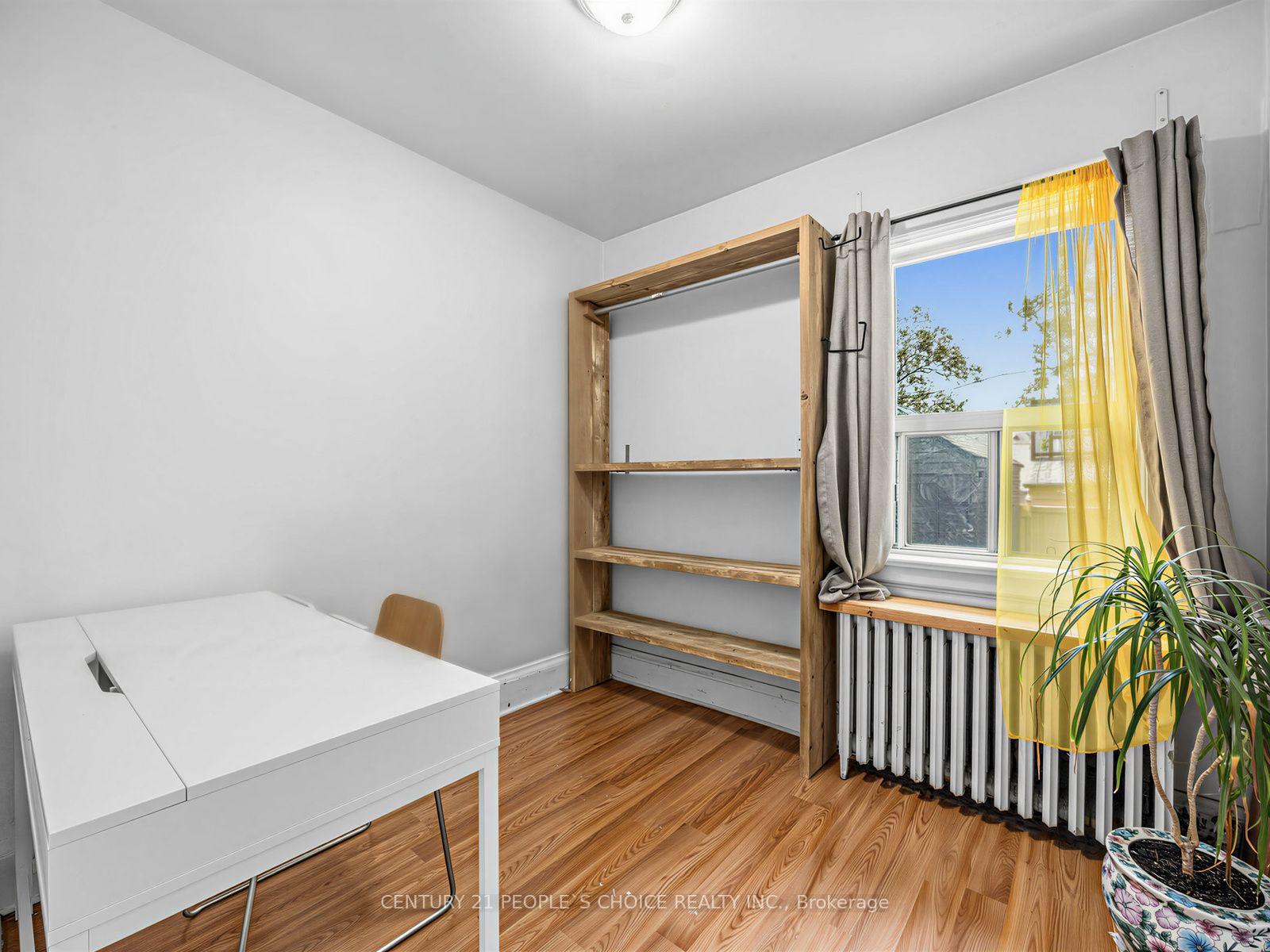 Photo 12 of 52 Seventeenth Street, Etobicoke, New Toronto — HOMEH
