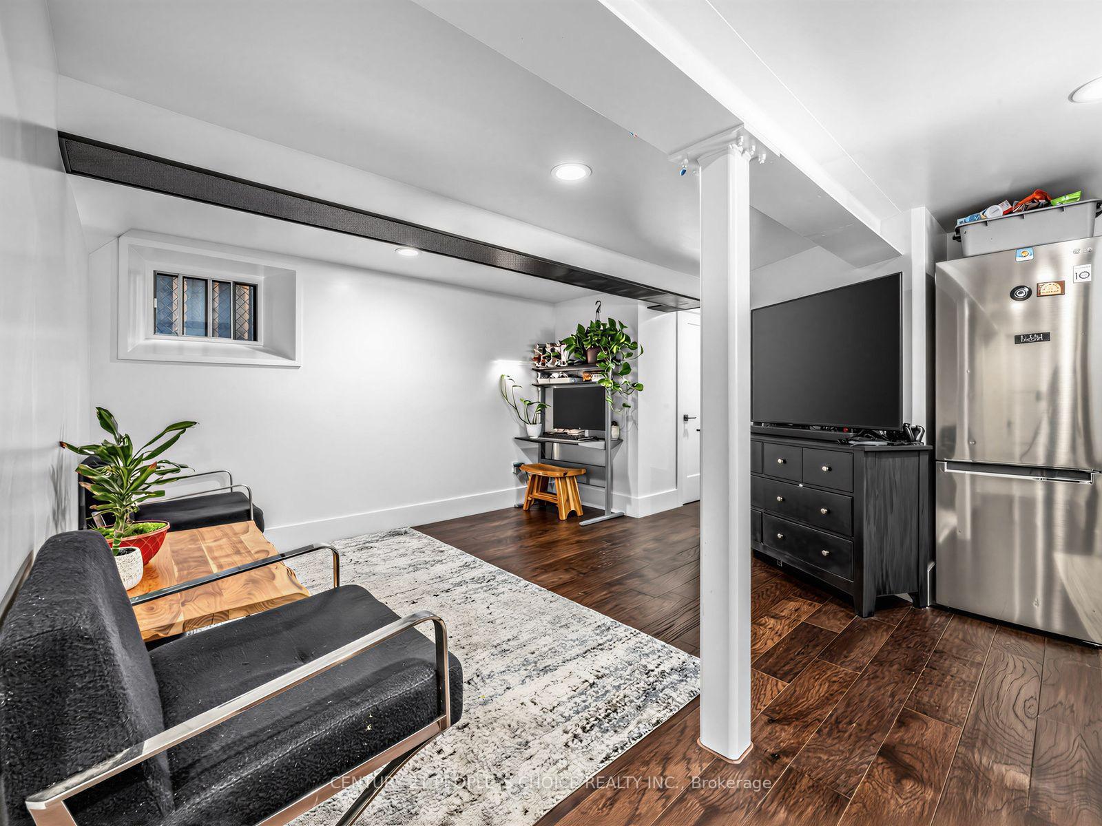 Photo 14 of 52 Seventeenth Street, Etobicoke, New Toronto — HOMEH