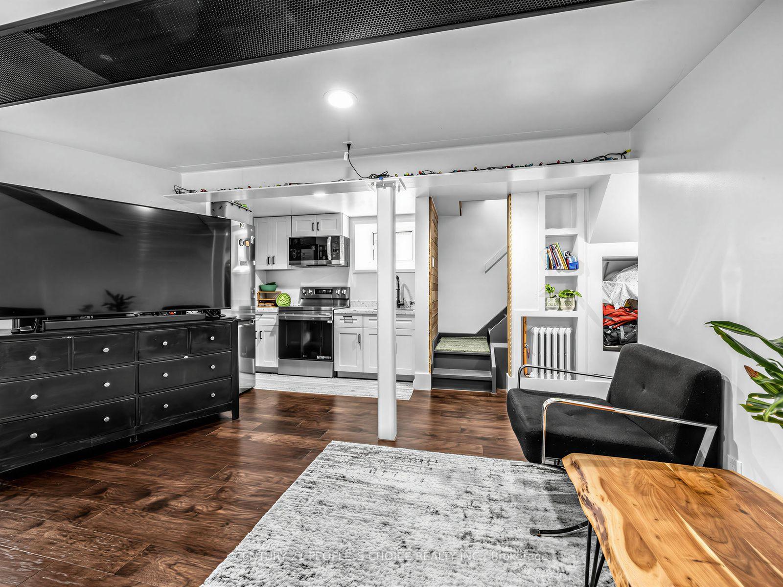 Photo 16 of 52 Seventeenth Street, Etobicoke, New Toronto — HOMEH