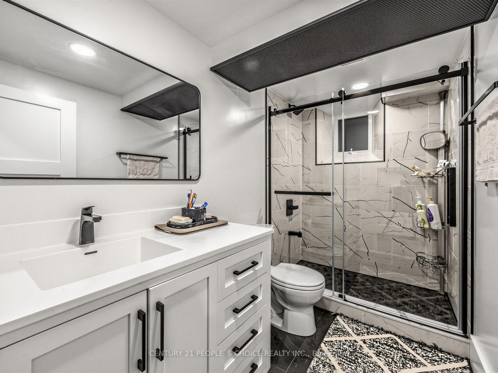 Photo 19 of 52 Seventeenth Street, Etobicoke, New Toronto — HOMEH