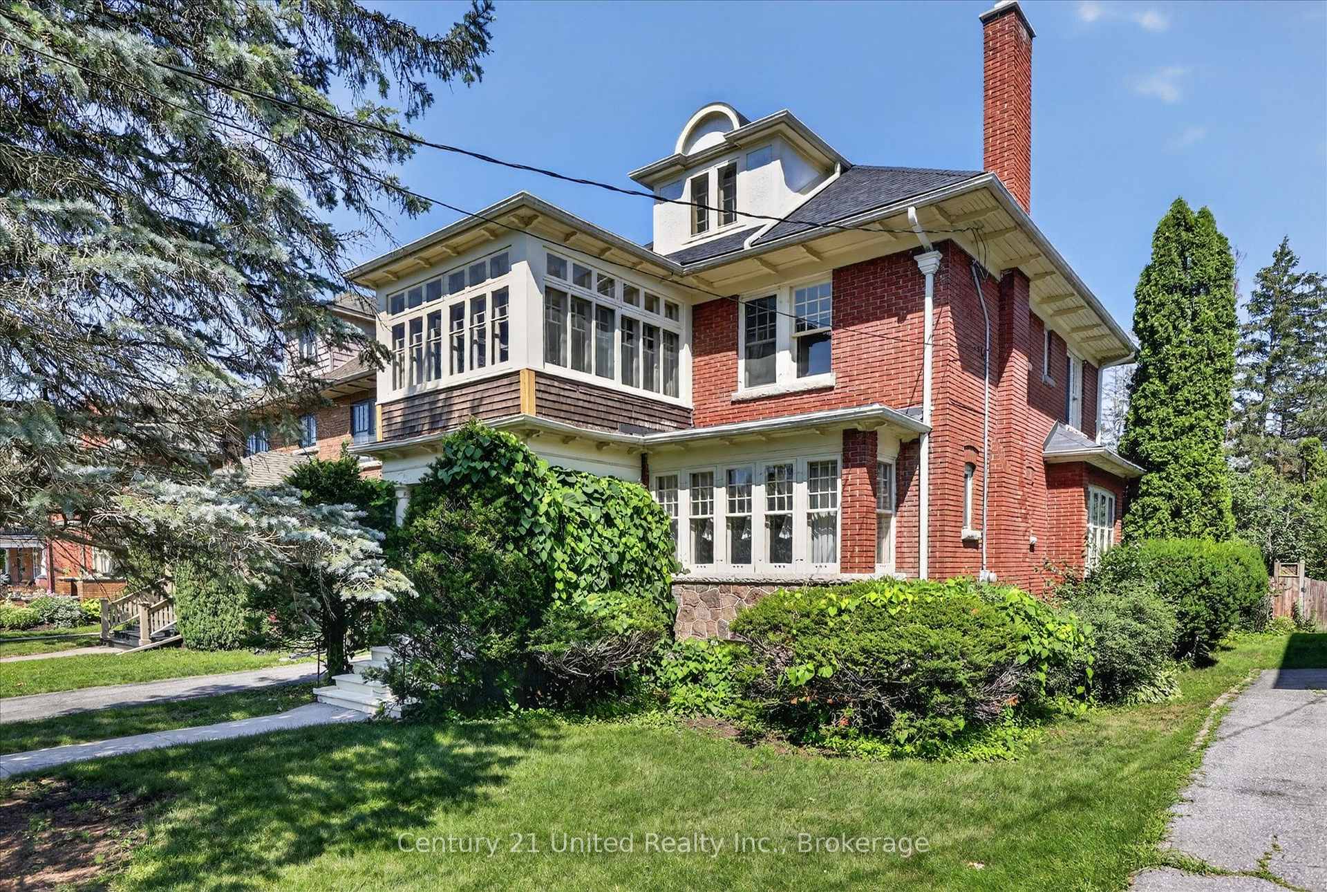 Photo of 498 Weller Street