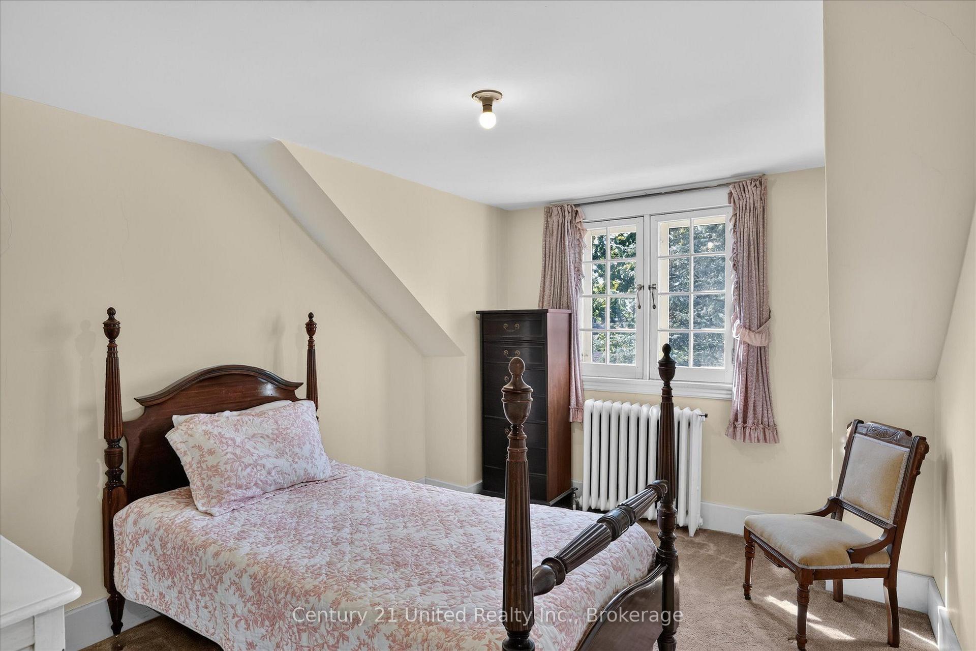 Photo 29 of 498 Weller Street, Peterborough, Town Ward 3 — HOMEH