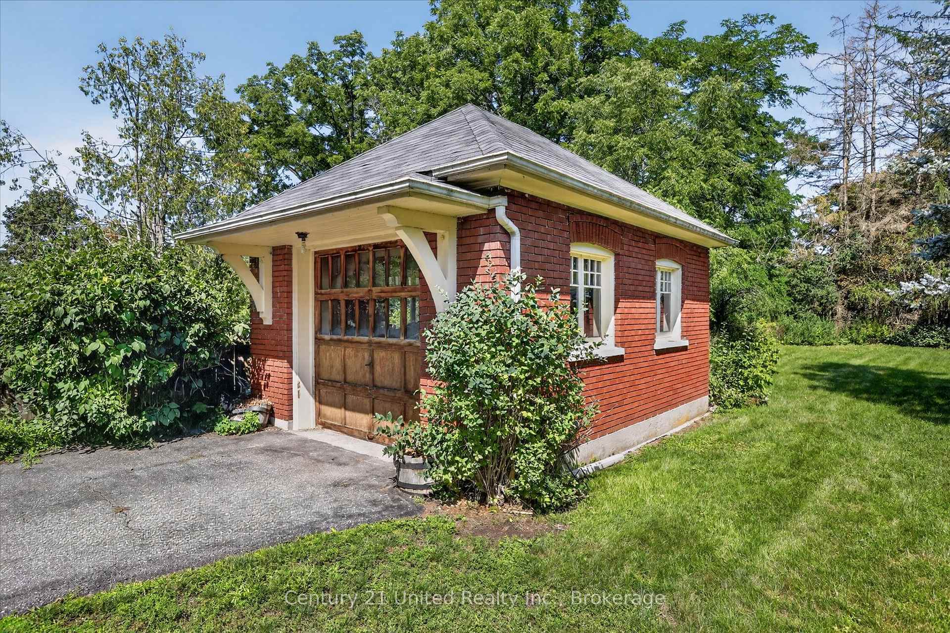 Photo 37 of 498 Weller Street, Peterborough, Town Ward 3 — HOMEH