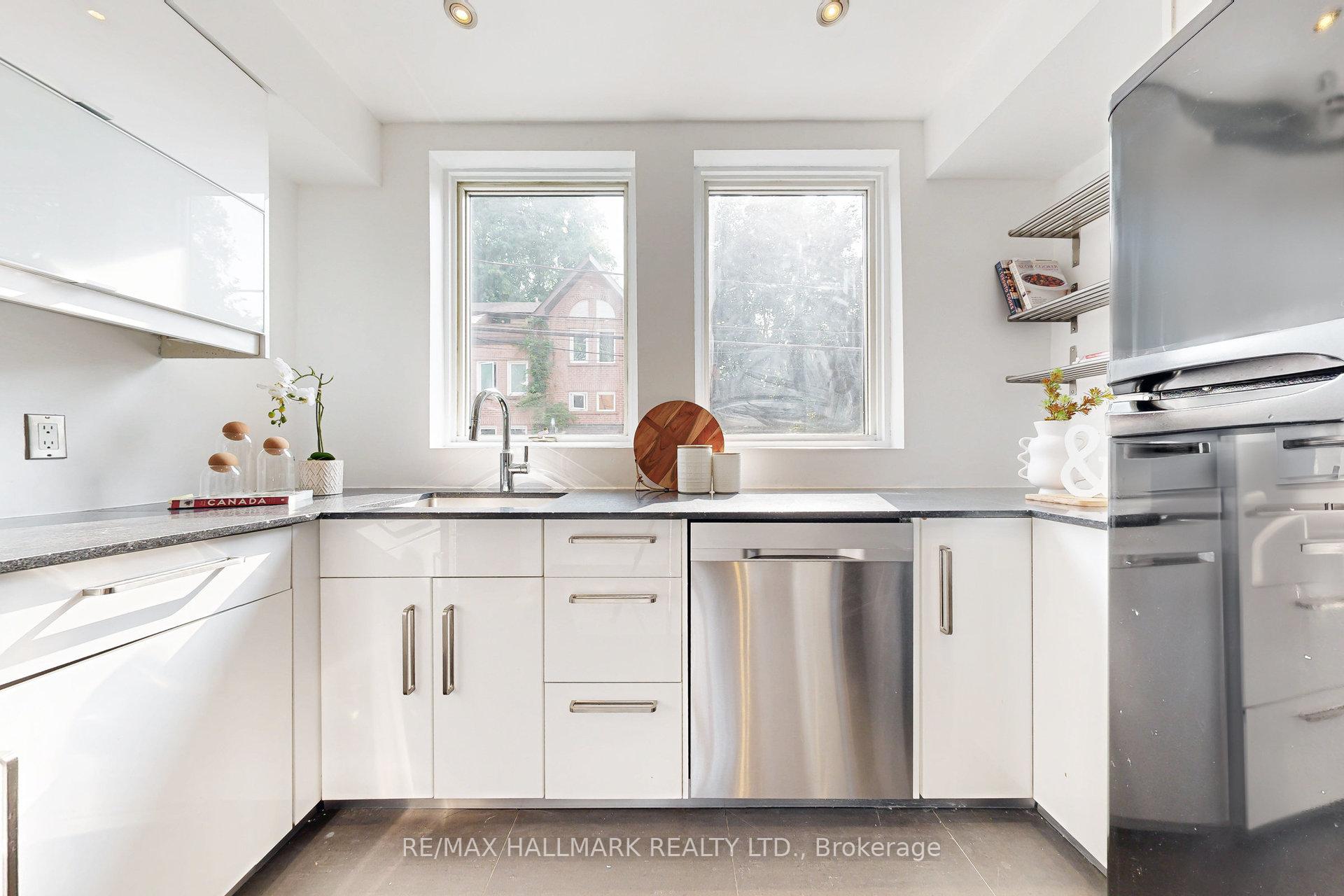 Photo 11 of 216 Milan Street, Toronto, Moss Park — HOMEH