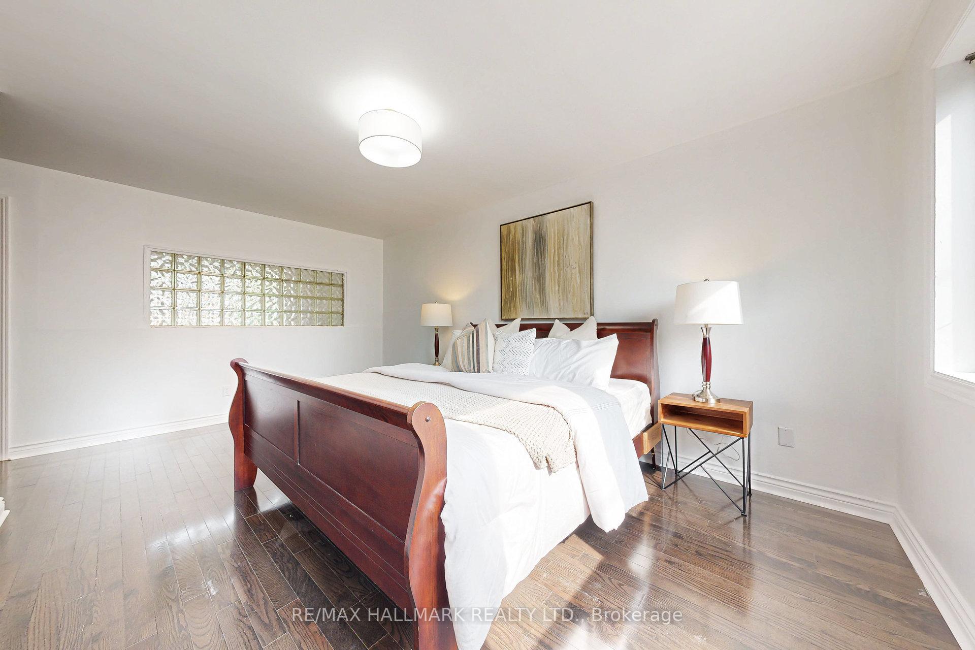 Photo 15 of 216 Milan Street, Toronto, Moss Park — HOMEH