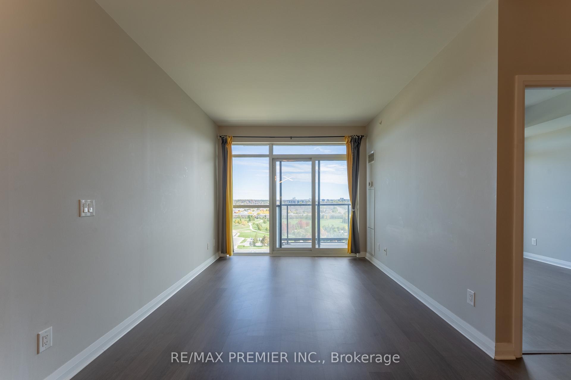 Photo 4 of Unit 1401, 55 Oneida Crescent, Richmond Hill, Langstaff — HOMEH