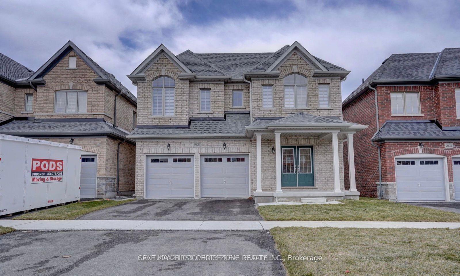 Front of 1998 Grandview Street N