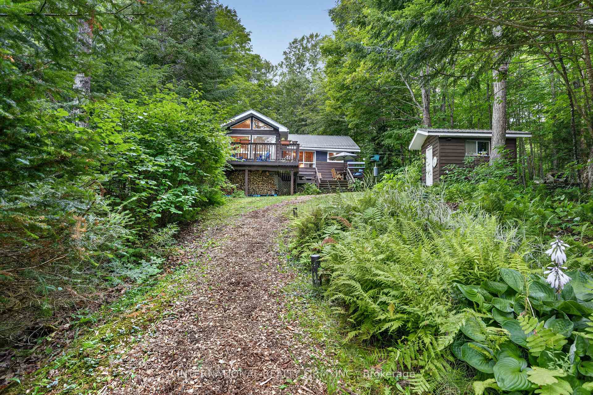 Front of 1040 Larix Lane N