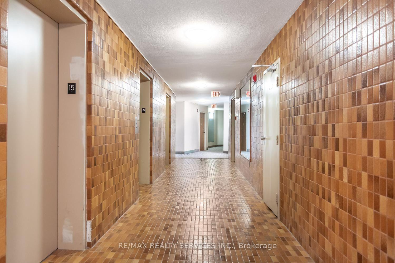 Photo 4 of Unit 11, 11 Wincott Drive, Etobicoke, Kingsview Village-The Westway — HOMEH