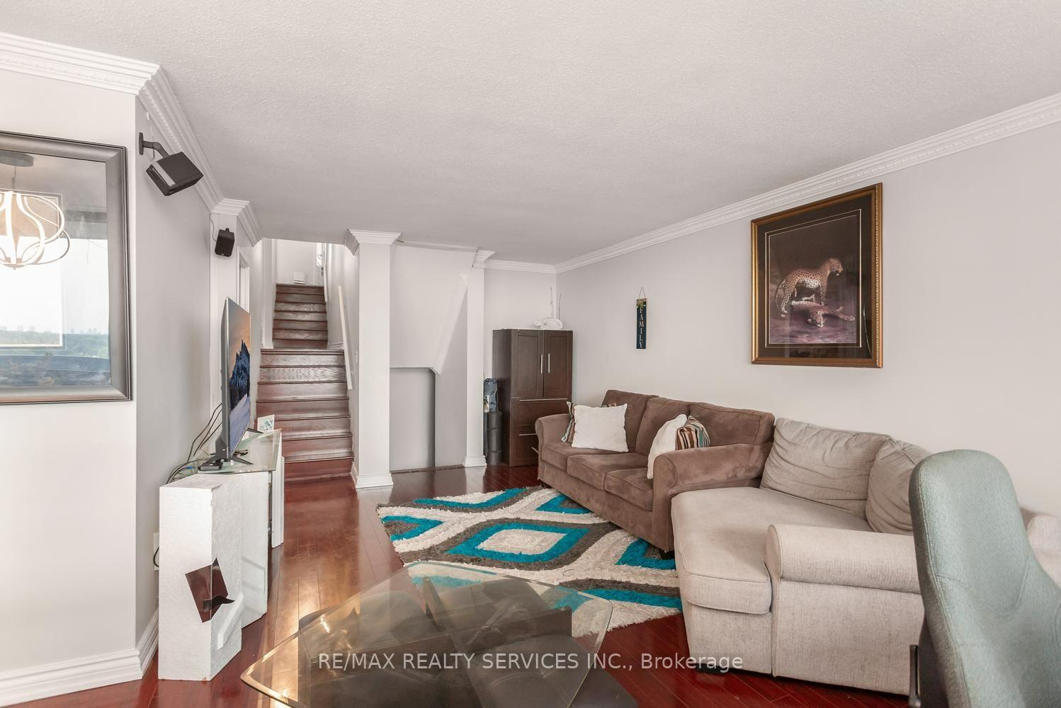 Photo 13 of Unit 11, 11 Wincott Drive, Etobicoke, Kingsview Village-The Westway — HOMEH