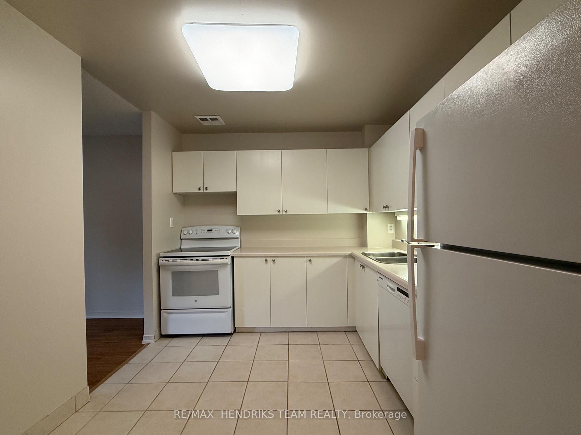 Photo 2 of Unit 118, 128 St Augustine Drive, St. Catharines, Secord Woods — HOMEH