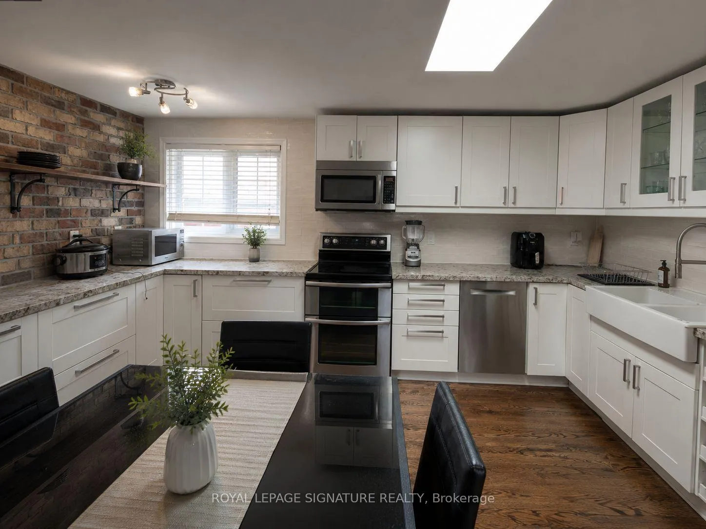 Photo 6 of 1133 Norman Crescent, Oshawa, Donevan — HOMEH