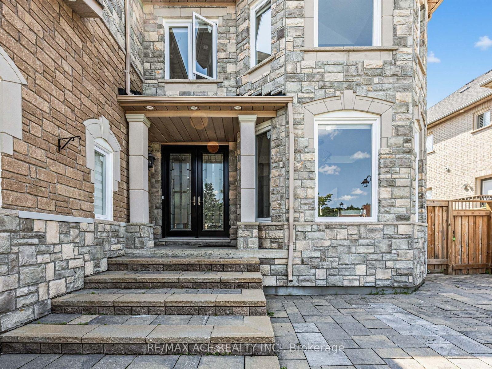Photo 4 of 2396 Southcott Road, Pickering, Brock Ridge — HOMEH