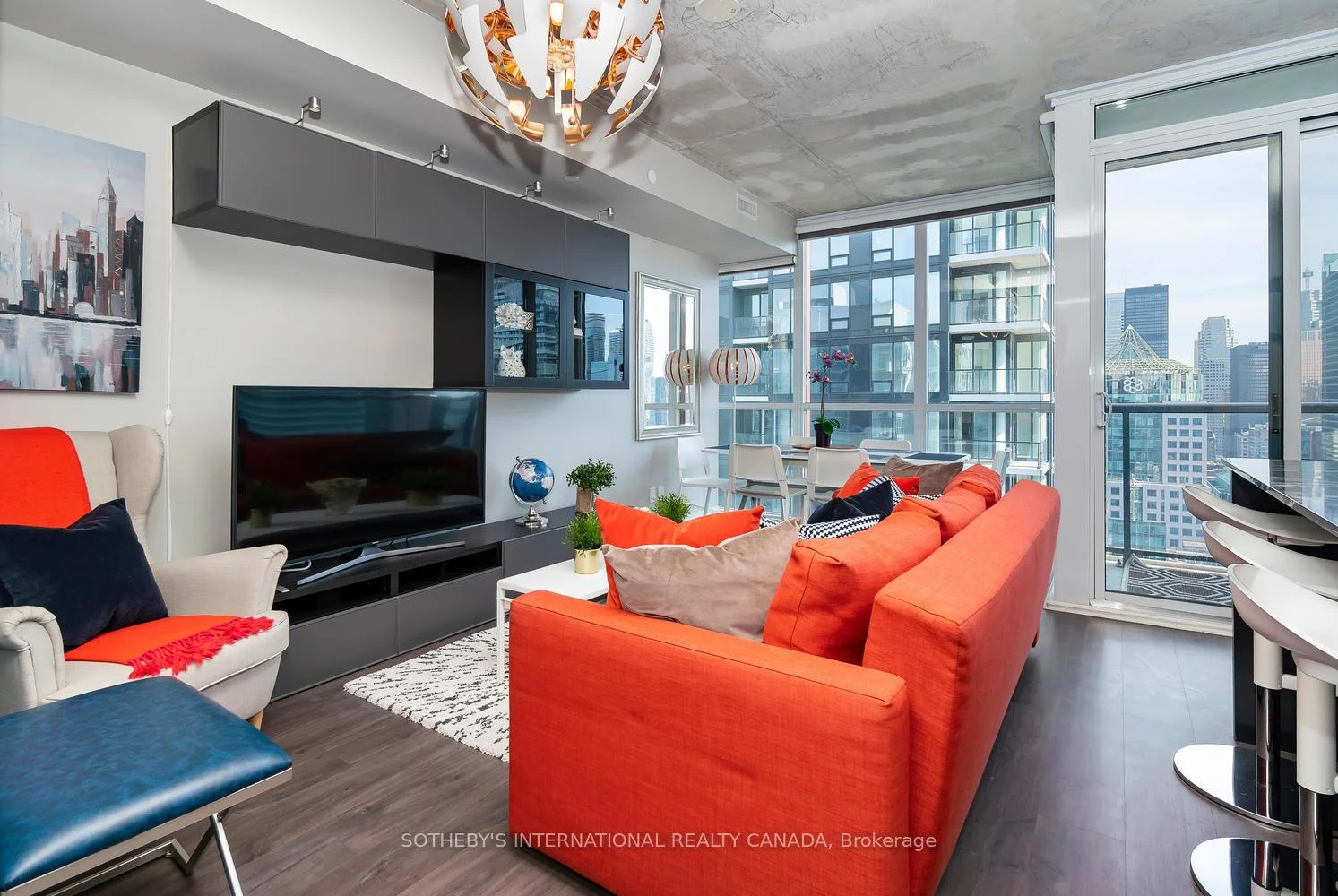 Photo 5 of Unit 3303, 88 Blue Jays Way, Toronto, Waterfront Communities — HOMEH