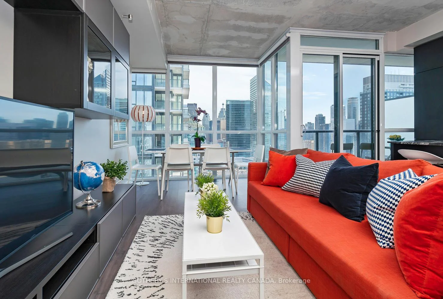 Photo 7 of Unit 3303, 88 Blue Jays Way, Toronto, Waterfront Communities — HOMEH
