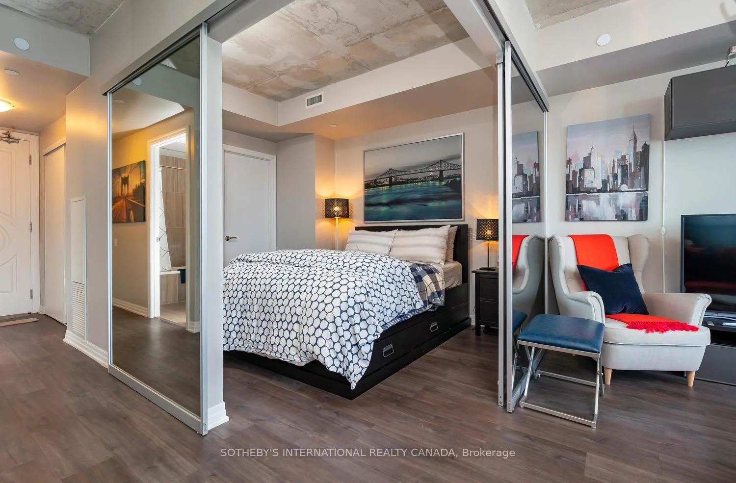 Photo 13 of Unit 3303, 88 Blue Jays Way, Toronto, Waterfront Communities — HOMEH