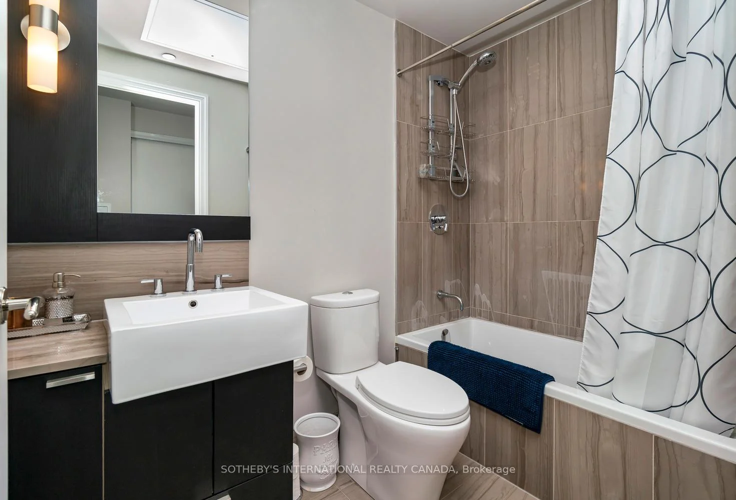 Photo 21 of Unit 3303, 88 Blue Jays Way, Toronto, Waterfront Communities — HOMEH