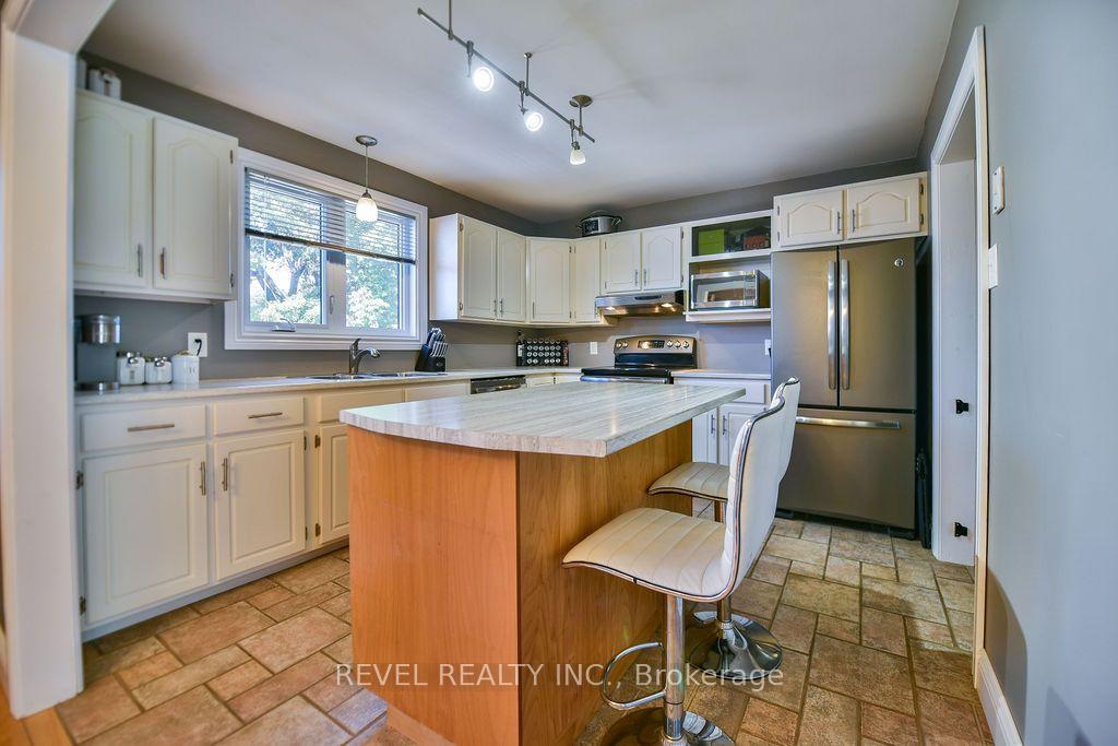 Photo 8 of 149 Girdwood Crescent, Timmins, Porcupine - West — HOMEH