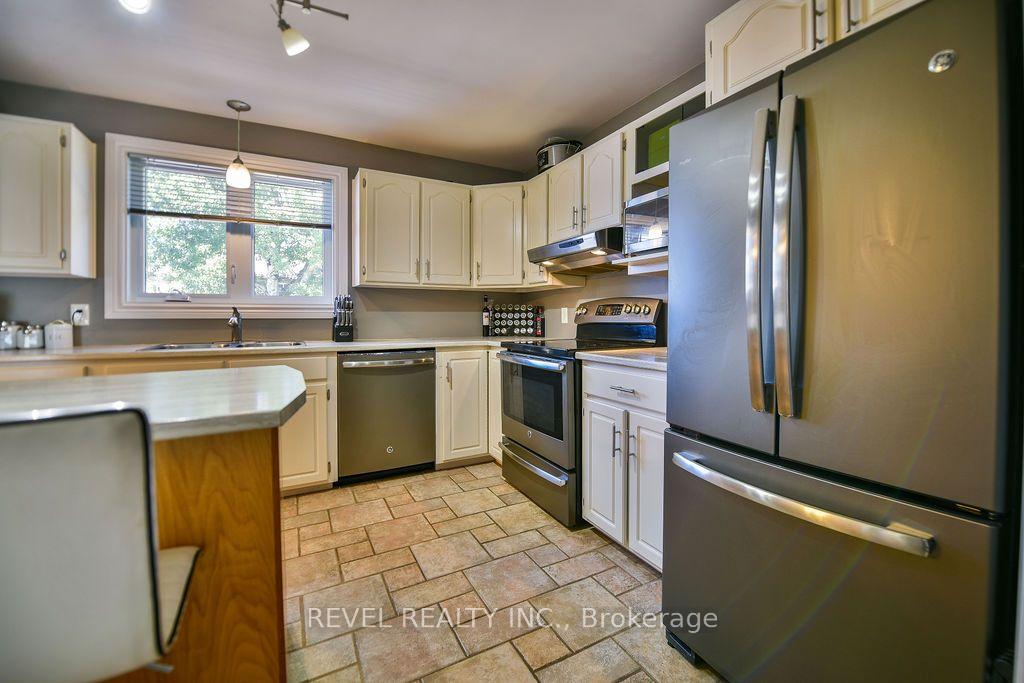 Photo 9 of 149 Girdwood Crescent, Timmins, Porcupine - West — HOMEH