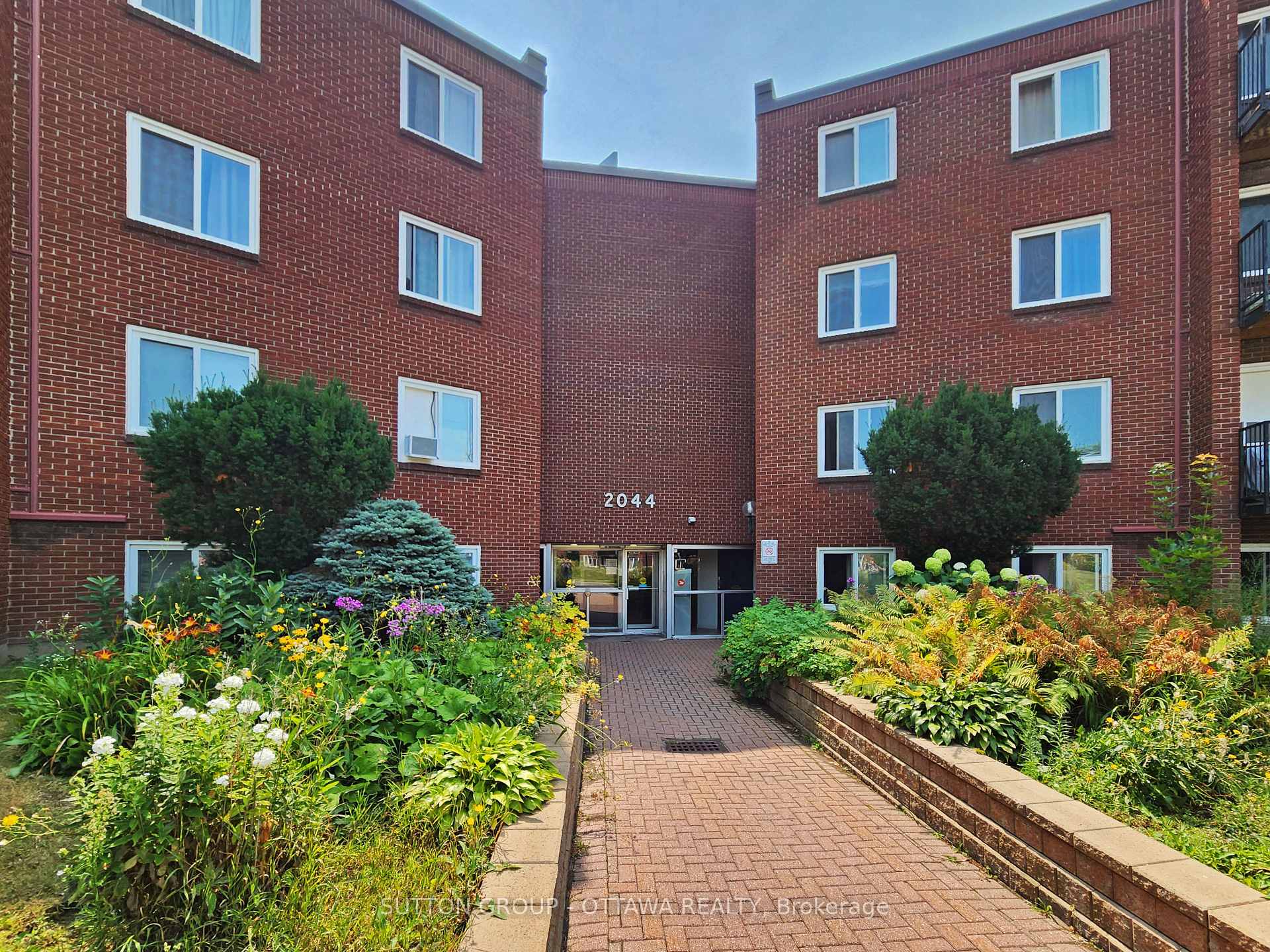 Photo 1 of Unit 202A, 2044 Arrowsmith Drive, Ottawa, Beacon Hill South — HOMEH