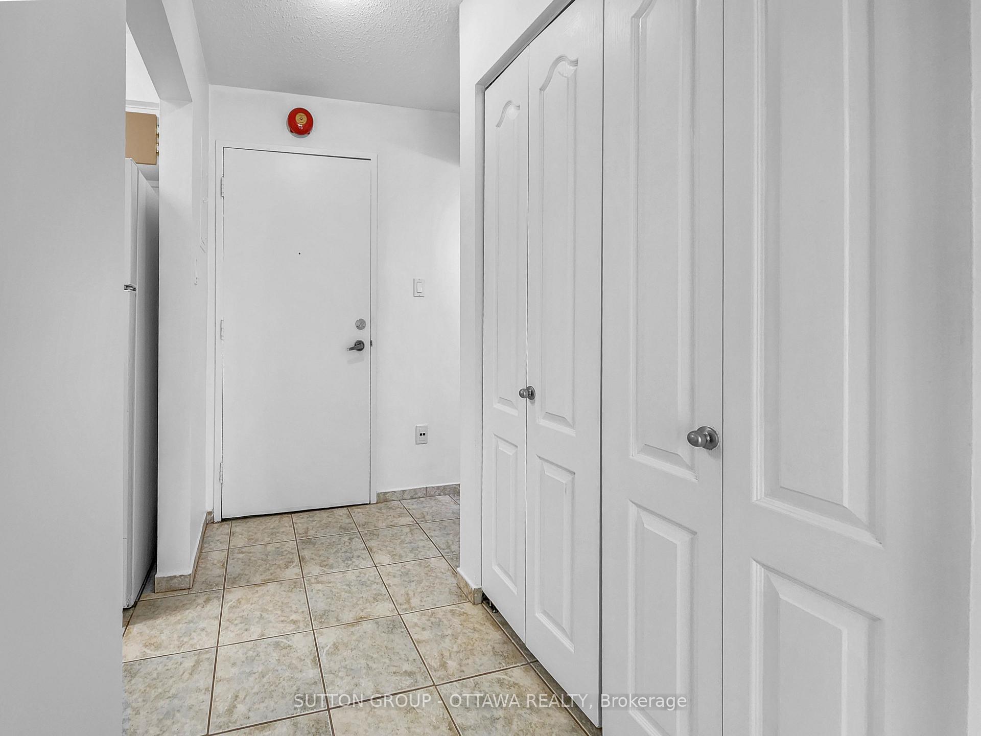 Photo 4 of Unit 202A, 2044 Arrowsmith Drive, Ottawa, Beacon Hill South — HOMEH