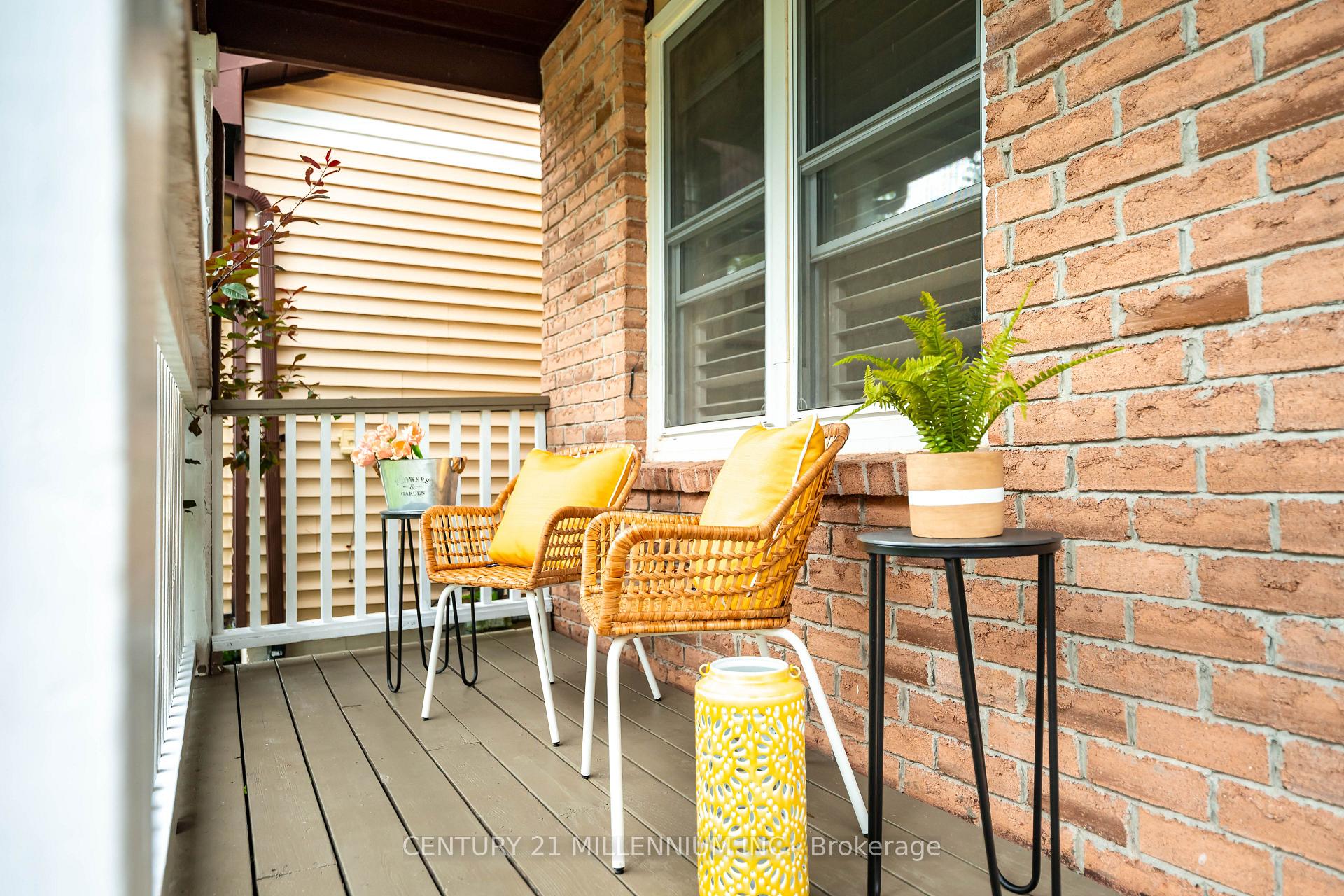 Photo 5 of 513 Pineview Gardens, Shelburne — HOMEH