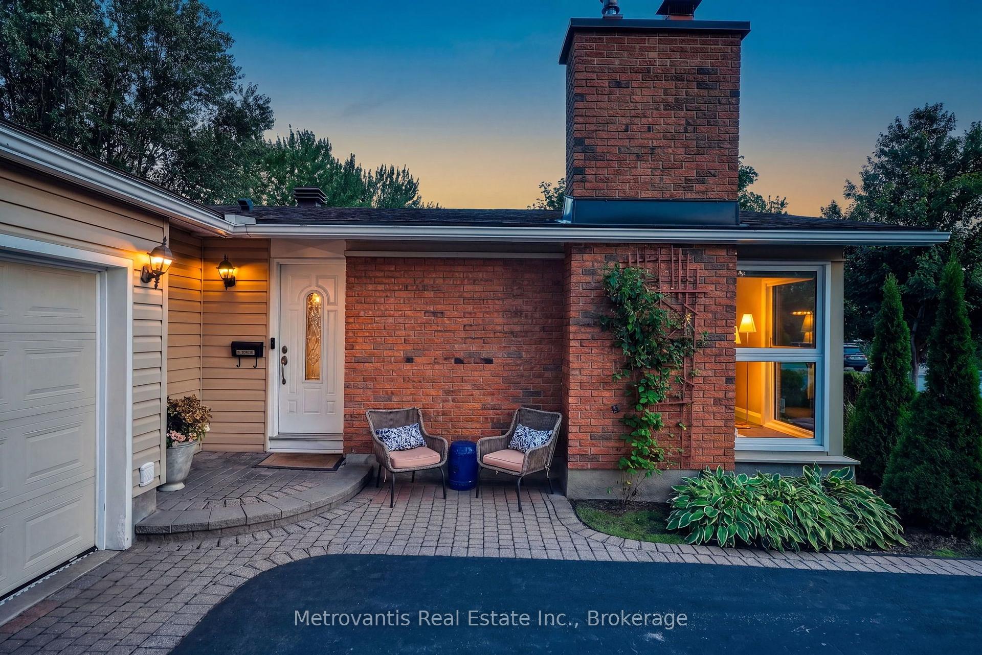 Photo 3 of 555 Buchanan Crescent, Ottawa, Beacon Hill North — HOMEH