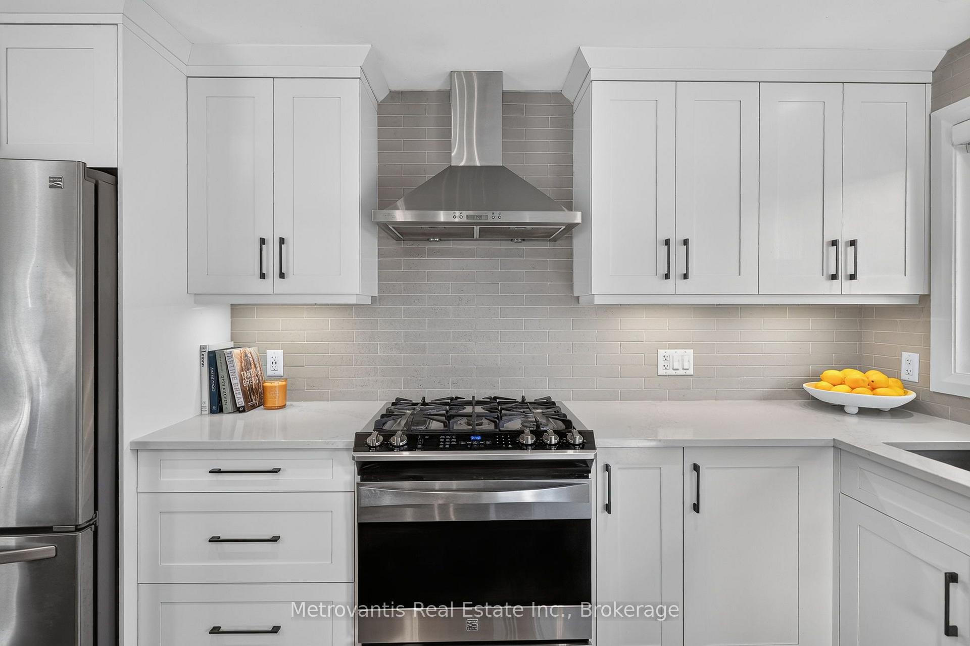 Photo 10 of 555 Buchanan Crescent, Ottawa, Beacon Hill North — HOMEH