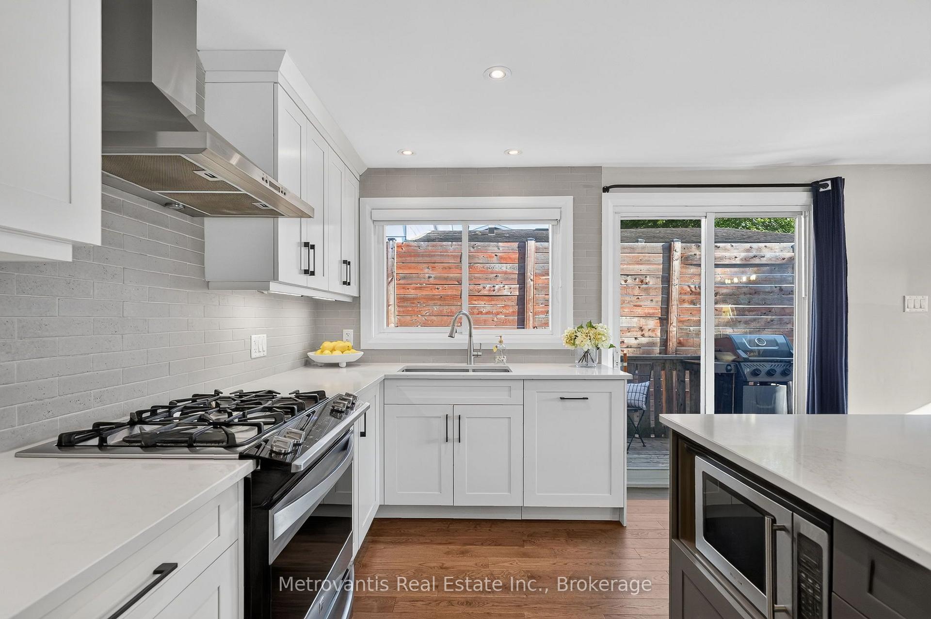 Photo 12 of 555 Buchanan Crescent, Ottawa, Beacon Hill North — HOMEH