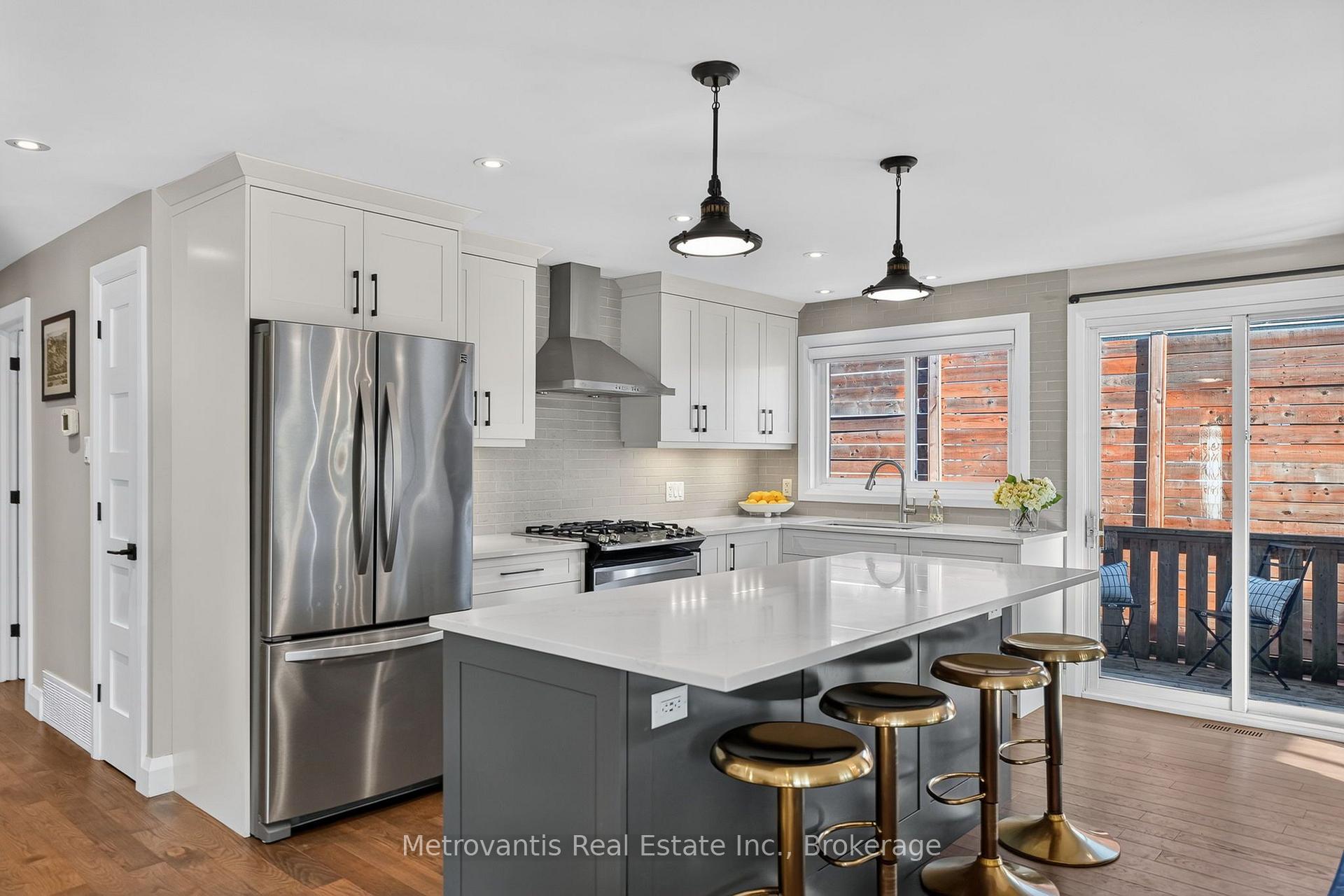 Photo 13 of 555 Buchanan Crescent, Ottawa, Beacon Hill North — HOMEH