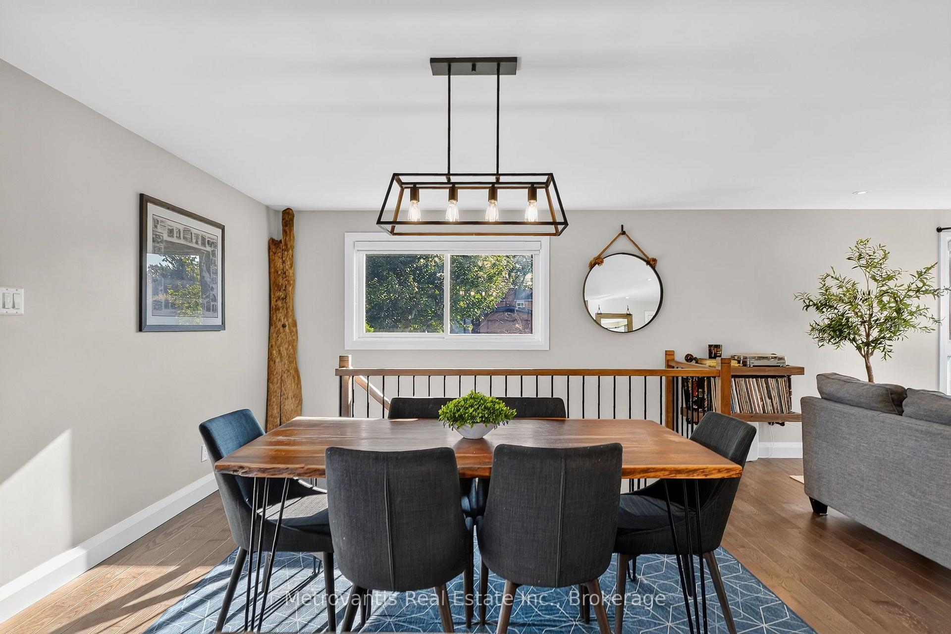 Photo 19 of 555 Buchanan Crescent, Ottawa, Beacon Hill North — HOMEH