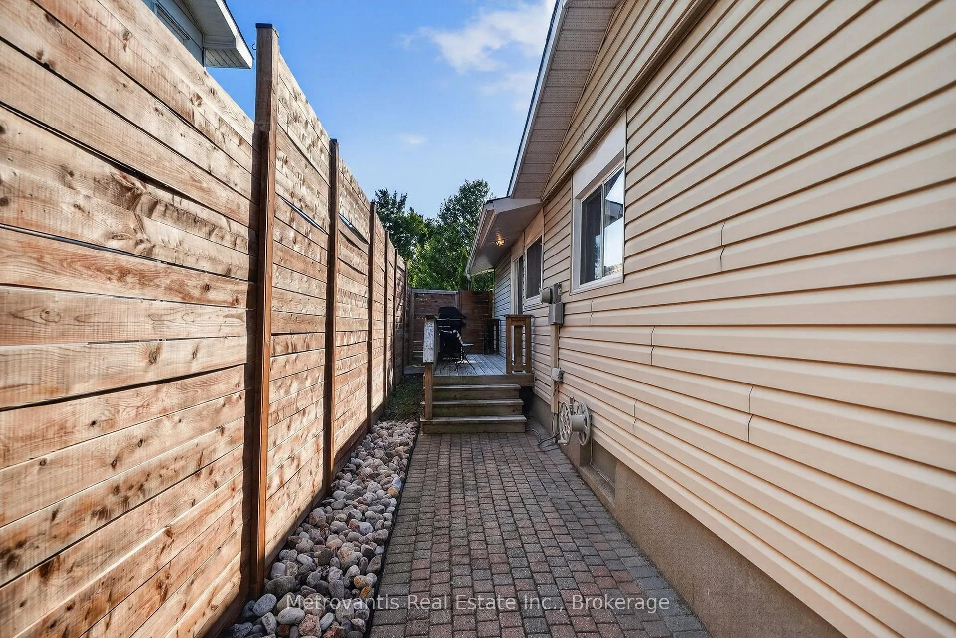 Photo 62 of 555 Buchanan Crescent, Ottawa, Beacon Hill North — HOMEH
