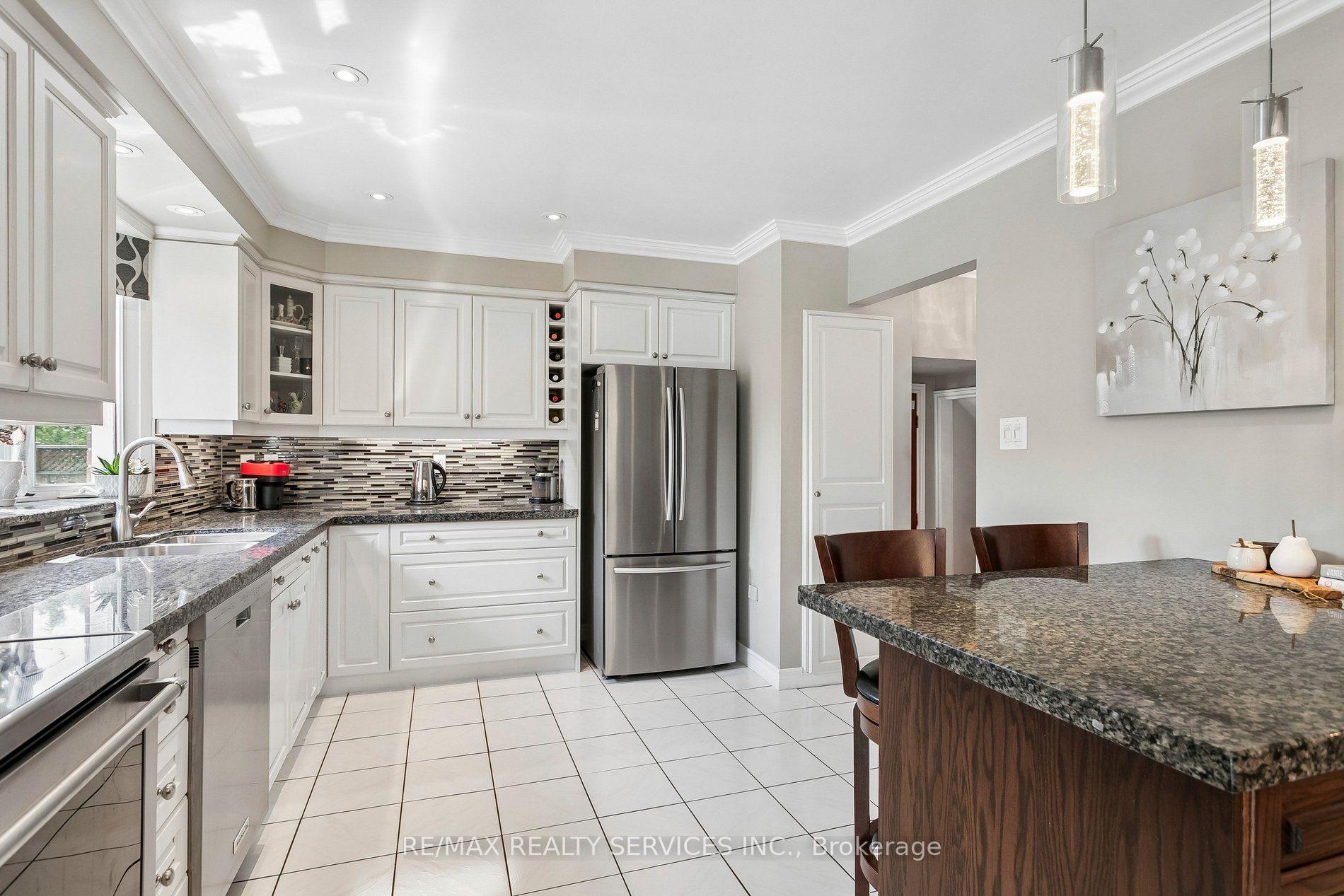 Photo 15 of 11 Longbourne Crescent, Brampton, Westgate — HOMEH